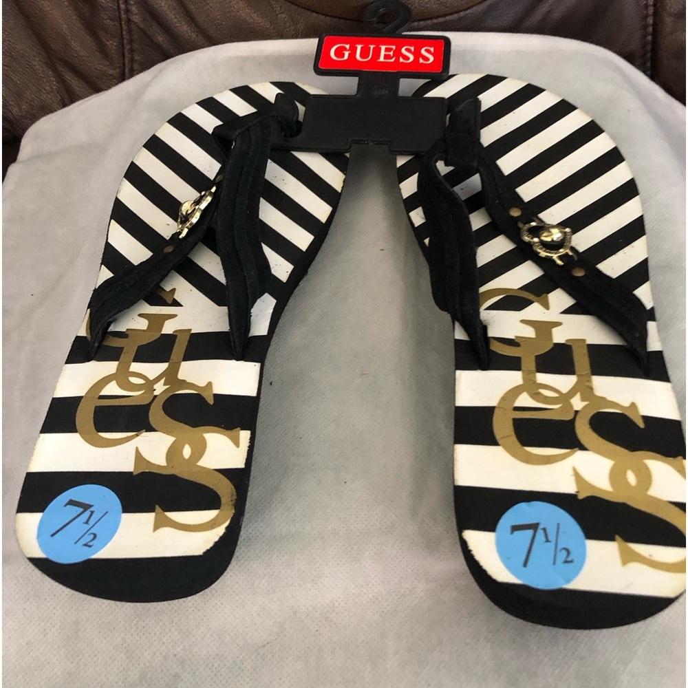 NEW  GUESS flip flops in black & white stripes, size 7.5